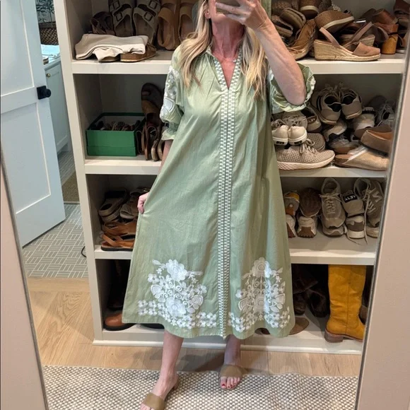 Julia Amory with Arron Green Embroidered Puff Sleeve Midi Dress - Picture 6 of 6